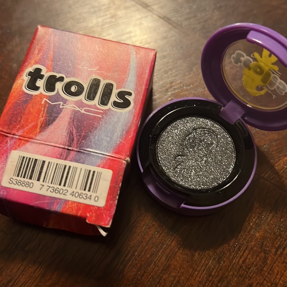 New MAC cosmetics Trolls Eye Shadow Black Tied limited edition new in box